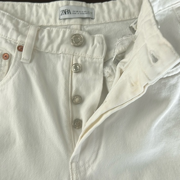 Zara Button Fly High Rise Raw Distressed Hem Straight Leg White Jeans Size 4 - Picture 2 of 13